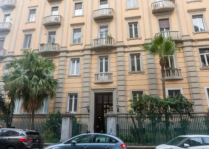 Resta Cu'Mme VomeroHotel Napoli